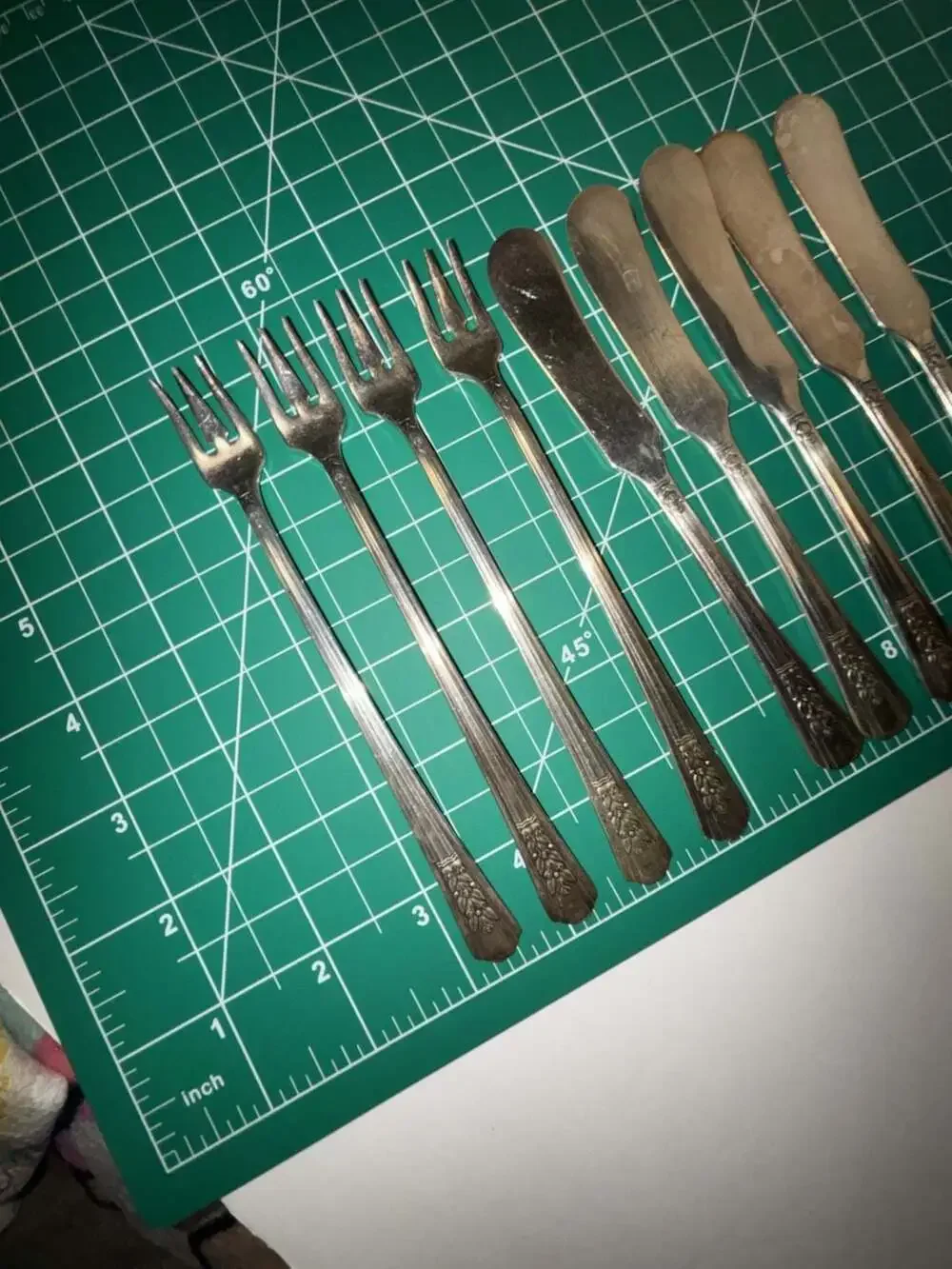 1847 Rogers A1 Plus Adoration Silverplate Butter Knives & Cocktail Seafood Forks